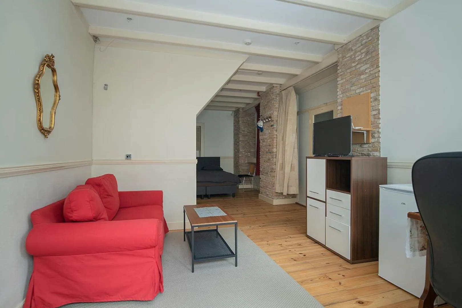 Hostel Tourist Travel Inn Schiedam Netherlands